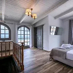 Bay γ2 Loft Apartment