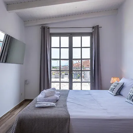 Bay γ2 Loft * Selianitika